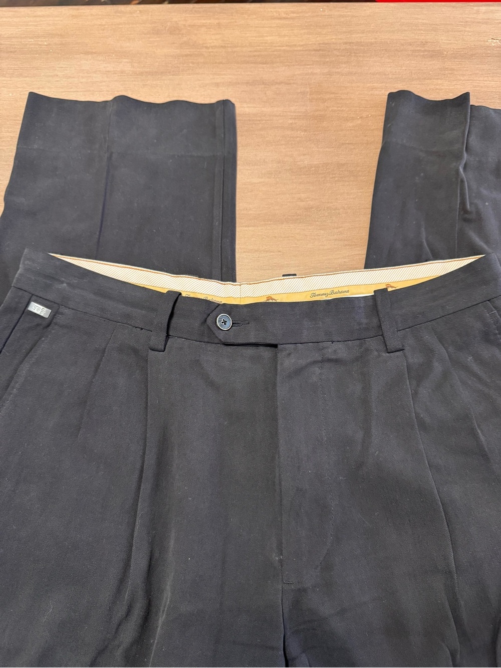 Tommy Bahama Pleated Silk/Cotton Casual Chino Pants. Black Herringbone. 34X32. - Picture 2 of 7